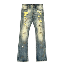 Load image into Gallery viewer, EMBELLISHED FLARE DENIM / WITH LIGHT STUDED
