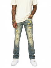 Load image into Gallery viewer, EMBELLISHED FLARE DENIM / WITH LIGHT STUDED

